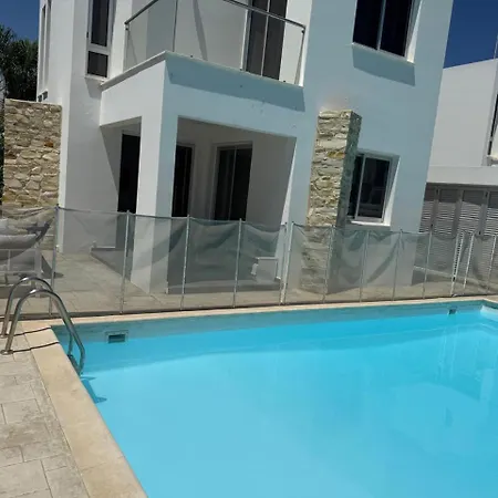 With Private Pool And Bbq Perivolia